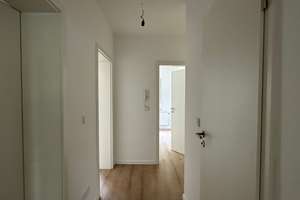 MÜLLER - FH-nah & City-nah: Frisch sanierte 3-Zimmer-Erdgeschosswohnung mit Balkon – Habsburgerallee 5, 52064 Hangeweiher, Aachen – Vorschaubild 2