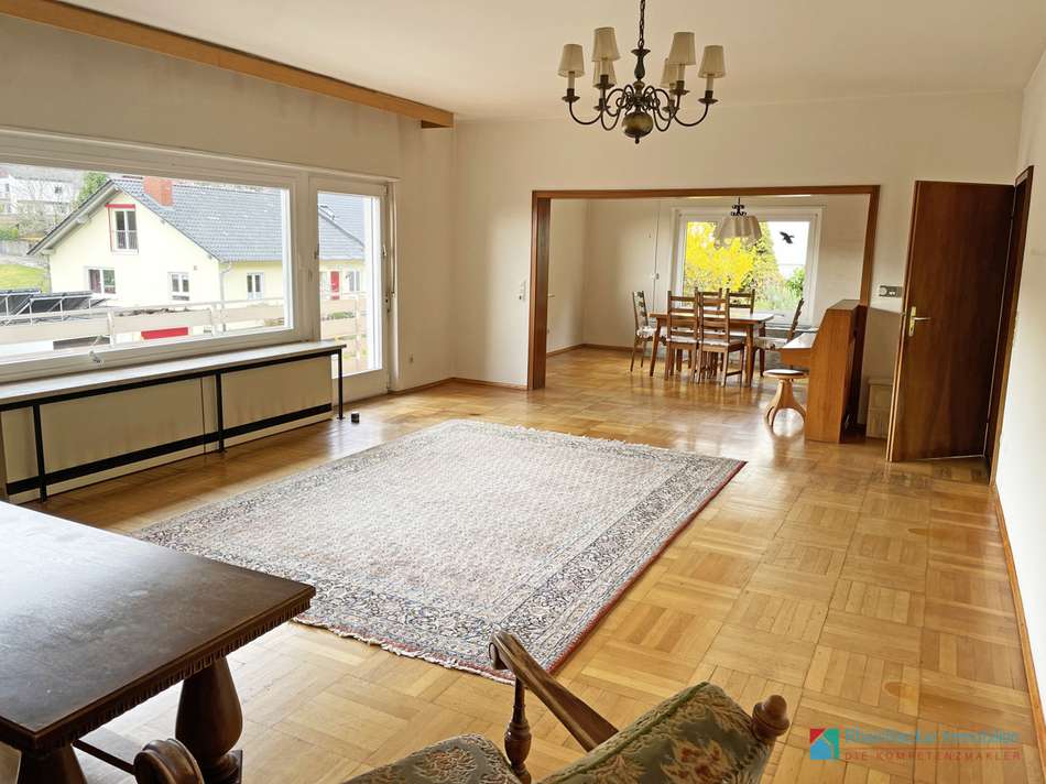 Wohnzimmer Blick ins Esszimmer