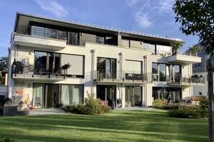 Penthouse-Wohnung mit großer Dachterrasse in ruhiger Villengegend