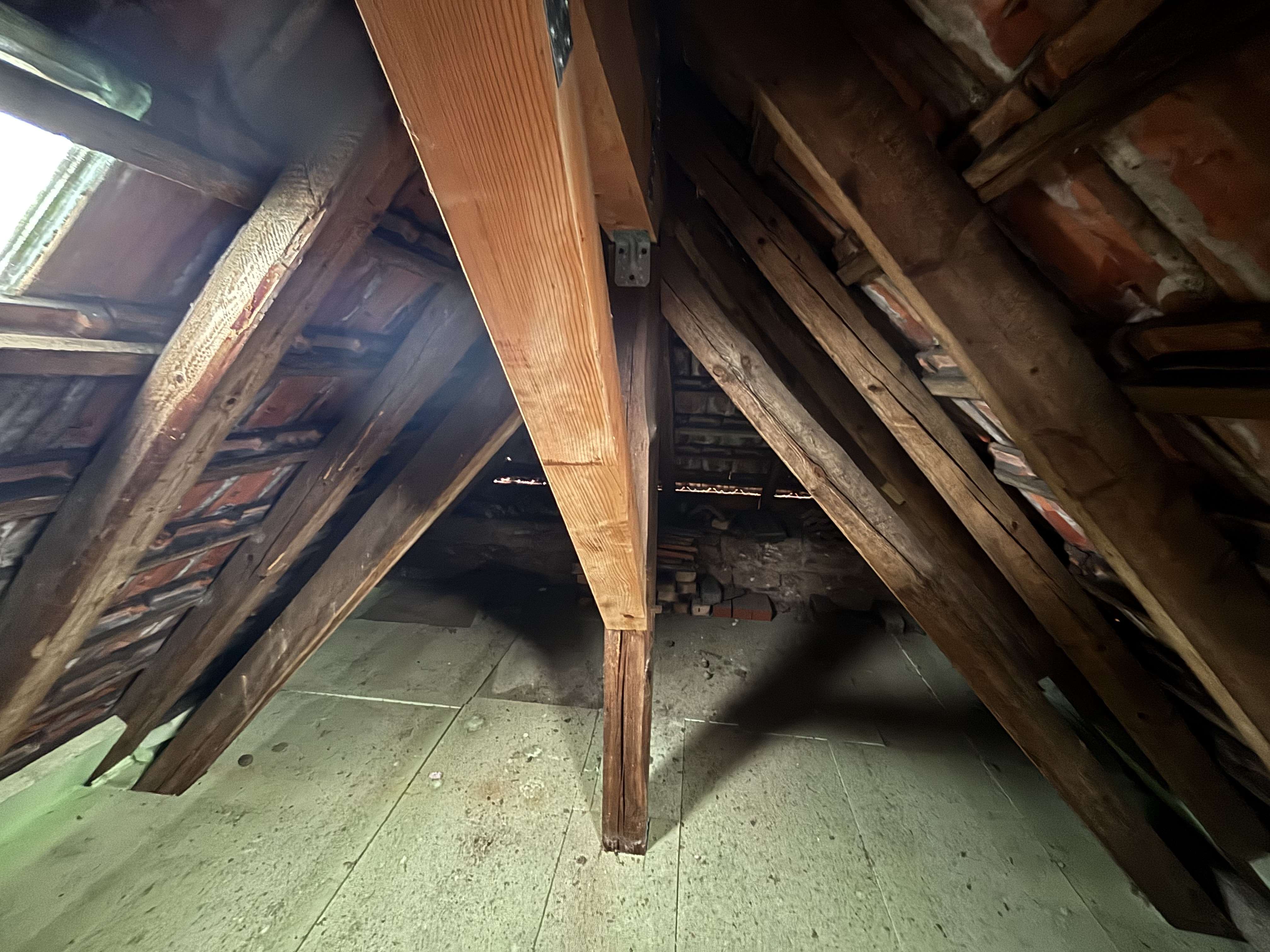 Immobilie in Steinalben - Renovierungsbedürftiges Haus mit 4 Zimmern und Garage in Steinalben - Bild 6