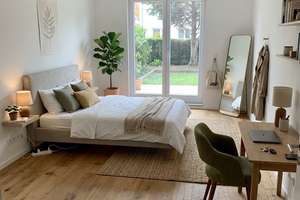 Komplett stufenlos: Modernes 1-Zimmer-Idyll mit ebenerdiger Dusche