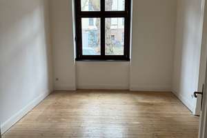 Romantische 3-Zimmer Altbauwohnung mit Blick auf die Düssel – Karolingerstr. 72, 40223 Bilk, Düsseldorf – Vorschaubild 2