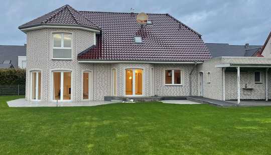 Bild von Exklusives Einfamilienhaus in Wolfsburg-Hattorf mit großen 1.200 m² Grundstück, Sauna und Doppelgara