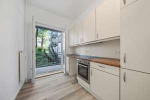 Ottensen! Helle 2 Zimmer mit Balkon-Energiewert B- Einbauküche-top Zustand-Provisionsfrei – Die vollständige Adresse der Immobilie erhältst du vom Anbieter., 22763 Ottensen, Hamburg – Vorschaubild 3