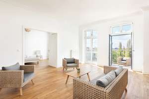 Helmholtzkiez: Lichtdurchfluteter 4-Zimmer Altbau, 4. OG, Lift, große Terrasse & 2 Balkone, 2 Bäder – Schönhauser Allee 52, 10437 Prenzlauer Berg, Berlin – Vorschaubild 5