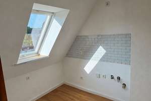 Schöne, helle Dachgeschosswohnung mit Balkon – Hauptstraße  74 a-c, 75181 Eutingen, Pforzheim – Vorschaubild 5