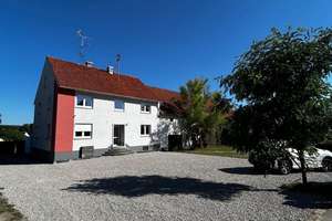     Exklusiv modernisiertes Zweifamilienhaus mit großem Baulandgrundstück und Ausbaupotenzial