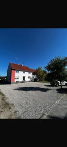 Exklusiv modernisiertes Zweifamilienhaus mit großem Baulandgrundstück und Ausbaupotenzial