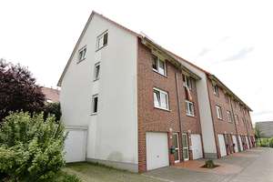 Reihenhaus mit attraktivem Grundriss in Lüdenscheid-Vogelberg! Neuer Vinylboden! – Lieselotte-Kahn-Str. 96, 58513 Lüdenscheid – Vorschaubild 1