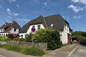 Schleswig: Charmante Doppelhaushälfte in Bestlage von Schleswig – mit Wintergarten & Traumgarten – Die vollständige Adresse der Immobilie erhältst du vom Anbieter., 24837 Schleswig – Vorschaubild 1