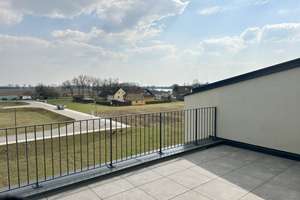 Modernes Reihenmittelhaus im Grünen - Erstbezug mit EBK