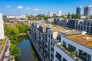 Sommer im eigenen Zuhause: Erstklassiger Neubau mit zwei Rooftops.