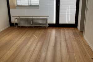 Traumhafte 1-Zimmer-Wohnung mit Südbalkon, Badewanne und EBK, 5 min zum Gleis in Augsburg-Hochzoll – Die vollständige Adresse der Immobilie erhältst du vom Anbieter., 86163 Hochzoll-Süd, Augsburg – Vorschaubild 2