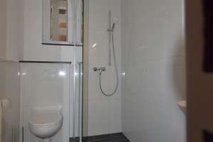 Großzügige, helle  Garten- Wohnung | sep. Appartement | Privatgarten  | Einzelgarage – 40474 Lohausen, Düsseldorf – Vorschaubild 13