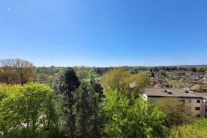 Großzügige 3 ZKB mit herrlichem Ausblick in Top Lage! 7. OG mit Aufzug – Die vollständige Adresse der Immobilie erhältst du vom Anbieter., 86157 Pfersee-Süd, Augsburg – Vorschaubild 1