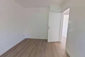 Helle 3-Zimmer-Wohnung mit sonnigem BALKON und modernem Tageslichtbad – Am Heidkämpken 8, 33649 Brackwede, Bielefeld – Vorschaubild 6