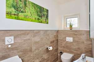 Perfekte Synergie aus Wohnen und Arbeiten: Moderne Immobilie mit Wohnhaus, Büro und Gewerbehalle – Die vollständige Adresse der Immobilie erhältst du vom Anbieter., 94559 Niederwinkling – Vorschaubild 3