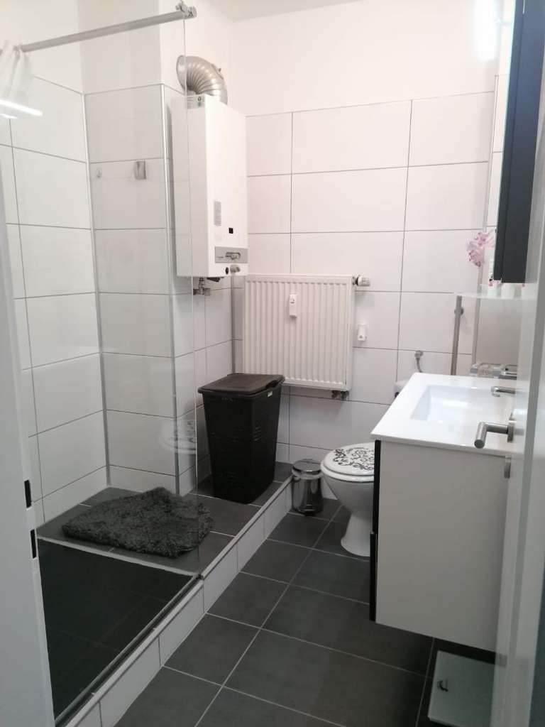 Immobilie in Pirmasens - +++ Stadtzentrum: Modernisierte Erdgeschosswohnung mit Balkon, 3 Zimmer, Küche und Bad +++ - Bild 2