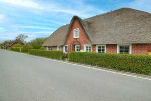 Reetdachhaus am Deich - nordfriesische Idylle auf der Insel Pellworm – Nordfriesland (Kreis) – Vorschaubild 4