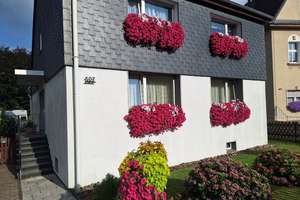 VIELSEITIGES MEHRGENERATIONENHAUS MIT TRAUMGARTEN IN MÜLHEIM! – Die vollständige Adresse der Immobilie erhältst du vom Anbieter., 45478 Speldorf, Mülheim an der Ruhr – Vorschaubild 2