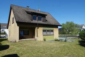 Ein Haus zum Verlieben – mit Platz für Ihre Wohnträume – Lachentorstraße 35, 71229 Leonberg – Vorschaubild 3