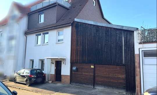 1-2-Familienhaus
mit
Ausbaupotential