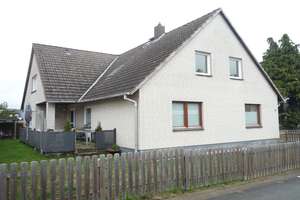 LANGENHAGEN * das perfekte ZWEI-Familien Haus  (5-Zimmer im EG) plus (4-Zimmer im OG) – Milanweg 17, 30853 Langenhagen – Vorschaubild 1