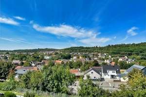 Wohlfühlcharakter für Sie! Großzügiges Einfamilienhaus m. ELW, Doppelgarage u. großem Grundstück  – Die vollständige Adresse der Immobilie erhältst du vom Anbieter., 74834 Elztal – Vorschaubild 4