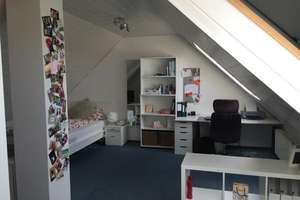Wohnen mit Charakter: 3-Zimmer-Dachgeschosswohnung in Paderborn