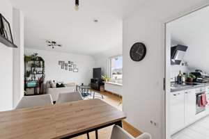Wohnen mit Licht, Komfort und Weitblick – moderne DG-Wohnung in Karlsruhe – Die vollständige Adresse der Immobilie erhältst du vom Anbieter., 76185 Mühlburg, Karlsruhe – Vorschaubild 4