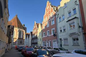 Provisionsfrei: Altstadtjuwel mit Top-Rendite – Historisches Stadthaus nahe Liebfrauenmünster