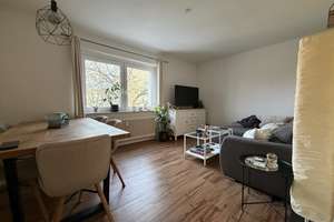 2,5-Zimmer-Wohnung mit Balkon in zentraler Lage