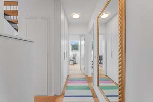 Neuwertig und sofort bezugsfrei | 3,5-Zi-Whg. mit zusätzlichem Arbeitszimmer, Galerie, Sauna und TG – Die vollständige Adresse der Immobilie erhältst du vom Anbieter., 81247 Obermenzing, München – Vorschaubild 4