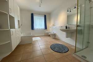TOSCANA FLAIR – LUXURIÖS WOHNEN  AUF 2 EBENEN IN WARTENBERG – ZUM MIETEN – Die vollständige Adresse der Immobilie erhältst du vom Anbieter., 85456 Wartenberg – Vorschaubild 18