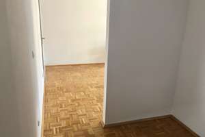 Attraktive, modernisierte 1,5-Zimmer-Wohnung mit EBK in Regensburg – Schönwerthstraße 4, 93049 Westenviertel, Regensburg – Vorschaubild 4