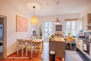 Lebendiges Stadtleben im Herzen des Domviertels! Dielenböden, Balkon, Wohnküche!  Baudenkmal! – Die vollständige Adresse der Immobilie erhältst du vom Anbieter., 86152 Innenstadt. St. Ulrich-Dom, Augsburg – Vorschaubild 2