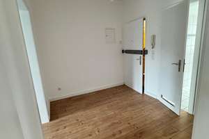 Sehr gut geschnittene, renovierte 2.5 Zimmer Wohnung mit großzügiger Wohnküche und Balkon – Emscherstraße 30, 44791 Hamme, Bochum – Vorschaubild 3