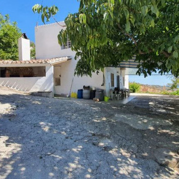 Landhaus zum Verkauf in Yunquera, 2 Schlafzimmer.