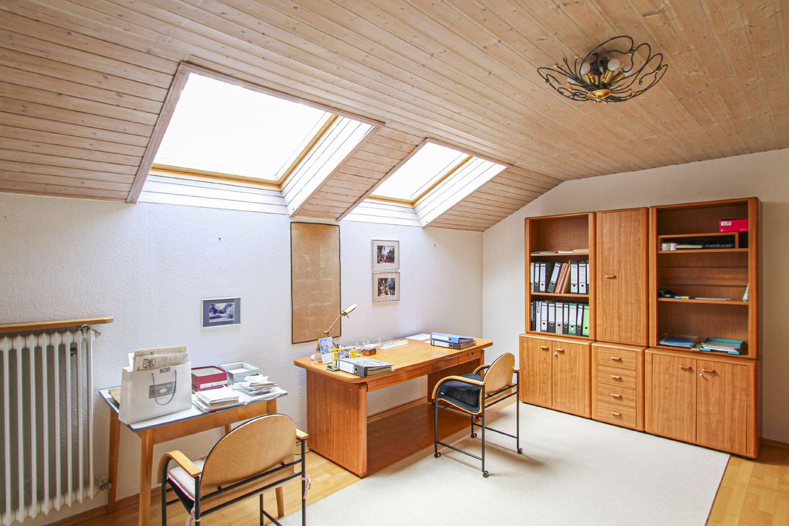 Immobilie in Inning am Ammersee - INNING: GROSSES ANWESEN AUF IDYLLISCHEM HANGGRUNDSTÜCK - Bild 1