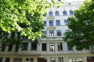 Schöne neu renovierte 3-Raum-Wohnung mit EBK und Balkon in Stadtfeld-Ost – Annastr. 38, 39108 Stadtfeld Ost, Magdeburg – Vorschaubild 2