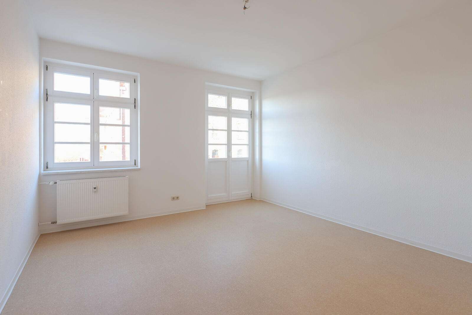 Immobilie in Lübben (Spreewald) - PROVISIONSFREI ! | 4-Zimmer ETW am Krankenhaus
98,16 m² | 1.OG | Balkon | denkmalgeschützter Altbau - Bild 3