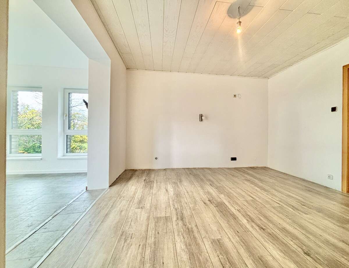 Immobilie in Reichshof - **Geräumiges Einfamilienhaus mit über 5.500 m² Grundstück in Randlage von Reichshof** - Bild 8