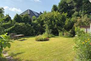 Solides Zweifamilienhaus mit Keller auf einem herrlich eingewachsenen Grundstück in Dedensen – Hannover (Kreis) – Vorschaubild 2