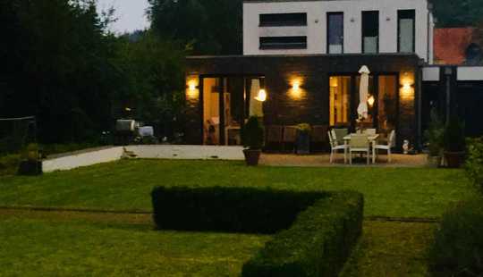 Bild von Architektenhaus im Bauhausstil am Drielaker See