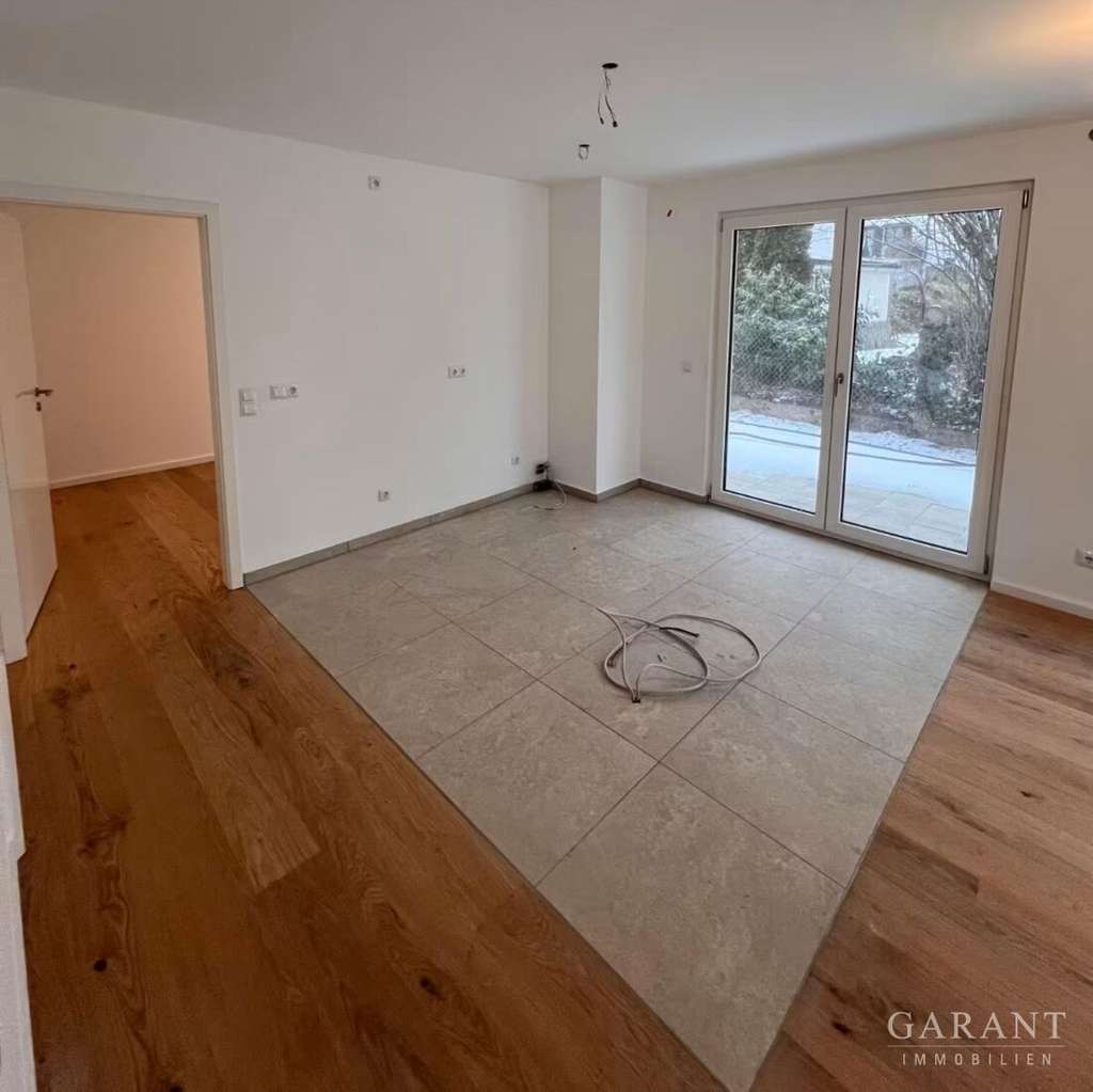 Immobilie in Bad Endorf - Hochwertige 3 Zimmer-Erdgeschoss-Wohnung mit Terrasse & Garten - Bild 2