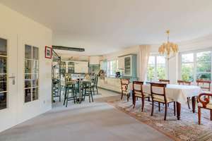 Architektonisches Juwel - Elegante Villa mit drei Wohneinheiten  zwischen Golfplatz und Meer – Die vollständige Adresse der Immobilie erhältst du vom Anbieter., 23570 Travemünde, Lübeck – Vorschaubild 6