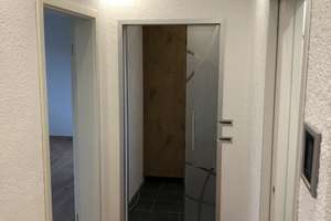 Vollständig renovierte 2-Zimmer-Wohnung mit Balkon und Einbauküche in Neuburg an der Donau – Sudetenlandstraße 84, 86633 Neuburg an der Donau – Vorschaubild 2