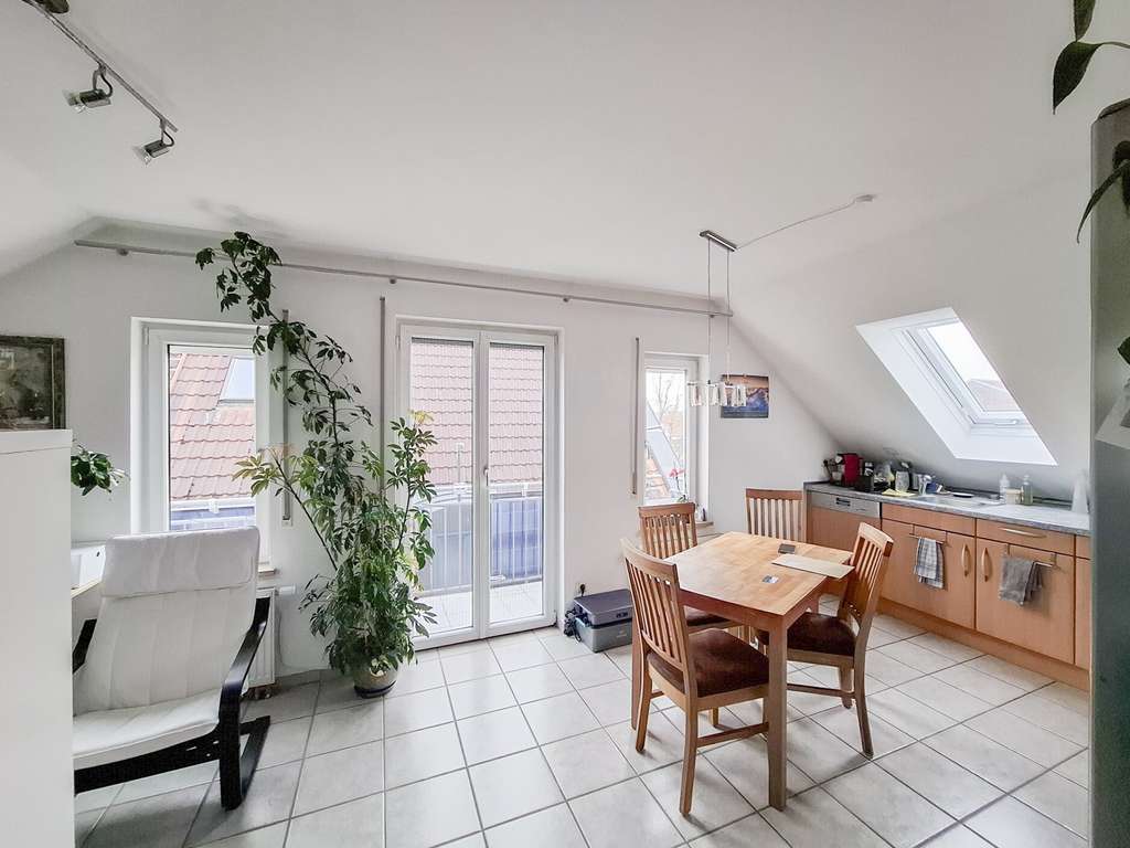 Immobilie in Petershausen - Vermietete 3-Zimmer-Dachgeschosswohnung in kleiner Eigentümergemeinschaft in Petershausen! - Bild 2