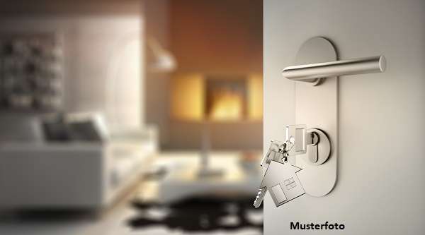 Wohnen mit Sonne: 3-Zimmer-Wohnung mit Südbalkon und Pkw-Stellplatz, Herzogtum Lauenburg Kreis – Bild 1