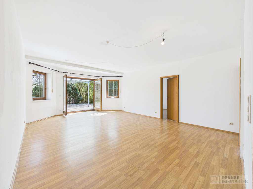 Immobilie in Ebermannstadt - Stilvolle 3-Zimmer-Wohnung mit großzügiger Terrasse und lichtdurchflutetem Wohnkonzept - Bild 1